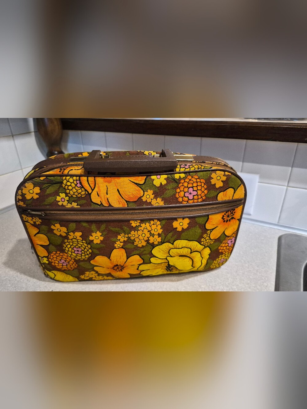 Vintage Bamtam 1960s Luggage. Retro cool flowers